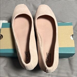 Women’s Tom’s size 9 ballet flats